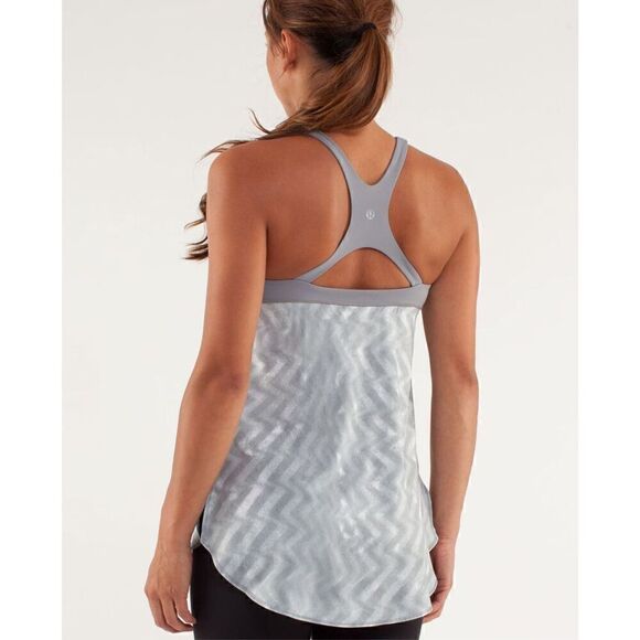 Womens Lululemon Venus Tank - Picture 2 of 6